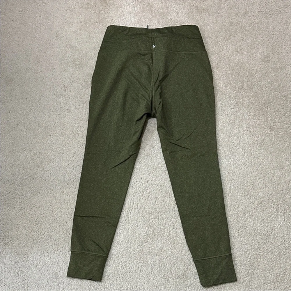 Old Navy Active CozeCore High-Rise
Green Leggings - Picture 8 of 12